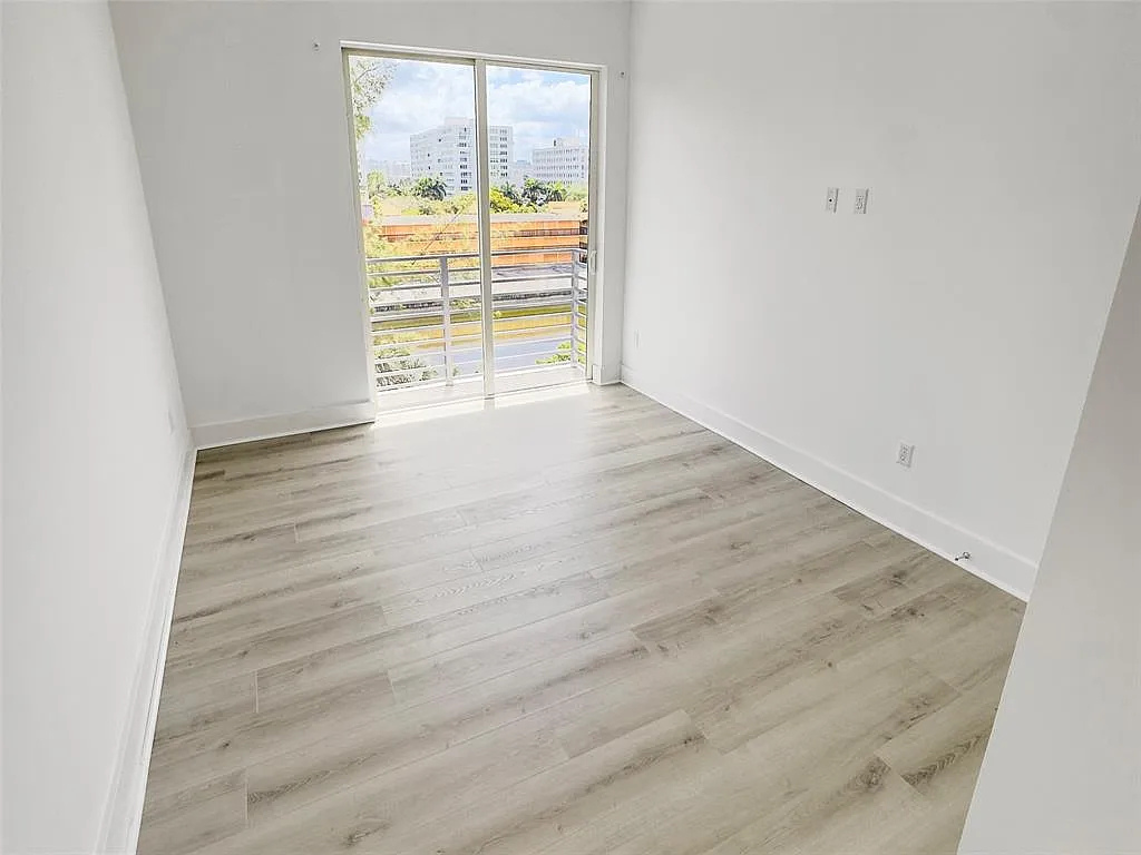 Room before virtual staging